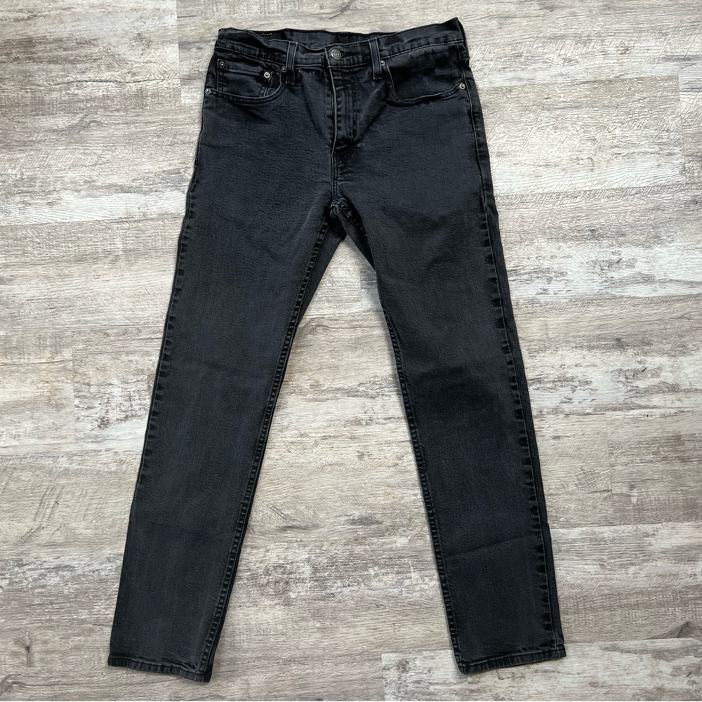 Levi’s black